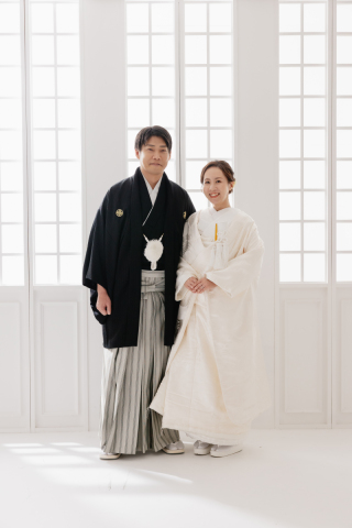 和装スタジオで撮影した美しいウェディングフォト