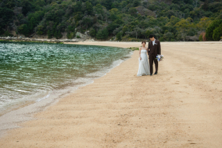 宮島でのビーチウェディングフォト