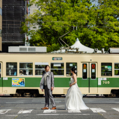日常の中に溶け込む特別な一日。広島の街並みで叶える自由なウェディングフォト