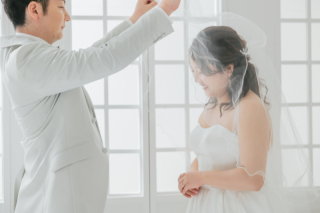 光に包まれる祝福の瞬間