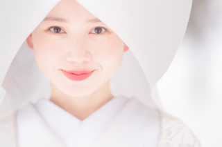 和装×雪ロケ。綿帽子の奥ゆかしさが素敵。