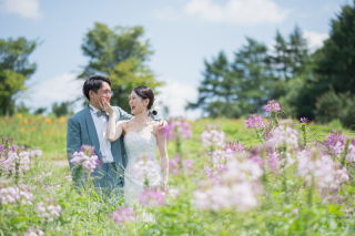 お花畑で♡絵本のような一枚にキュン!