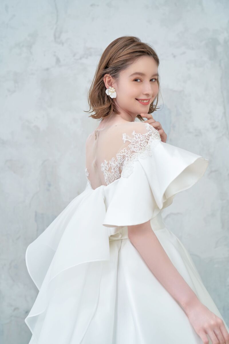 動きのあるボリュームドレス　Ref.3462