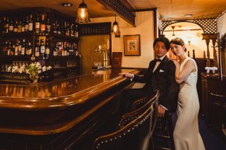 バーカウンターの魅力的な一瞬【馬車道十番館】