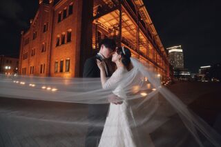 赤レンガの温もりに包まれて、絵になる一枚を!