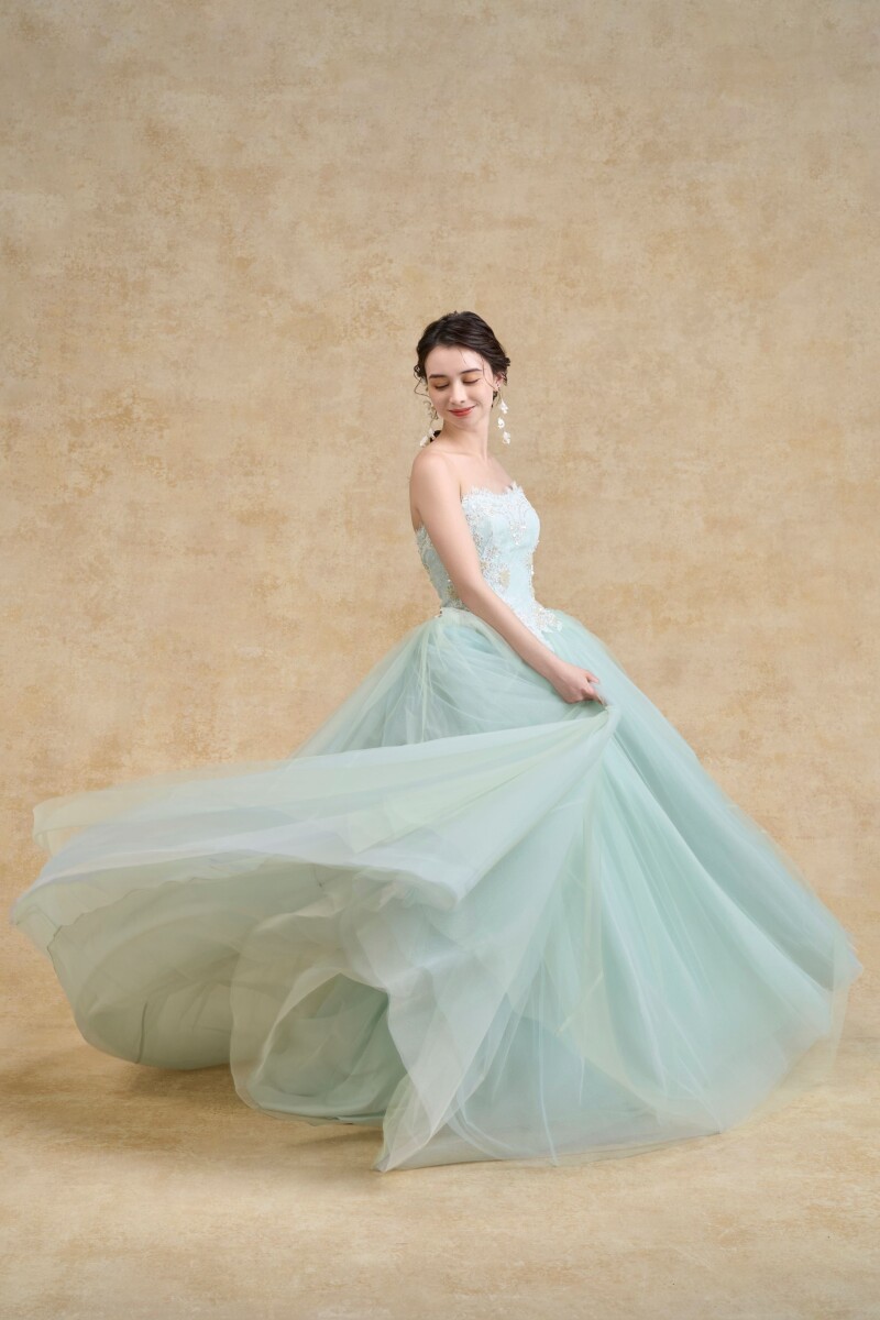 可憐に舞い踊る Posey(ポージー)