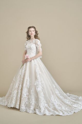 上品さの中に可憐さが光るドレス【Ref.3645】