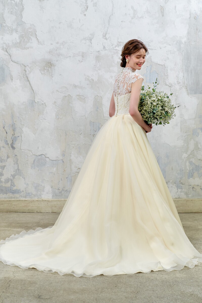 露出ひかえめハイネックドレス♪