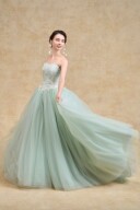 可憐に舞い踊る Posey(ポージー)