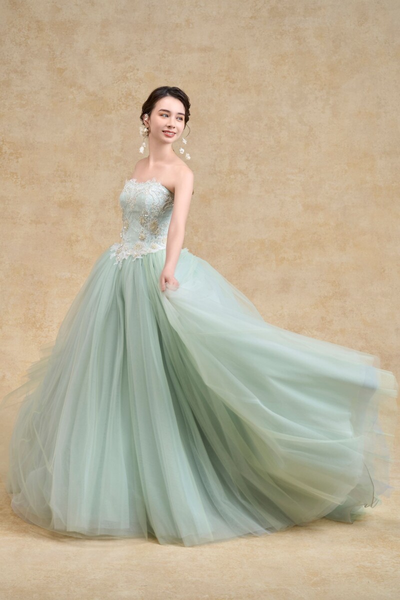 可憐に舞い踊る Posey(ポージー)