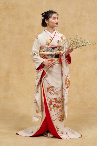 華やかなチェンジ!大振袖から色打掛へ