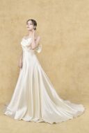 2024年愛されたWドレス♪