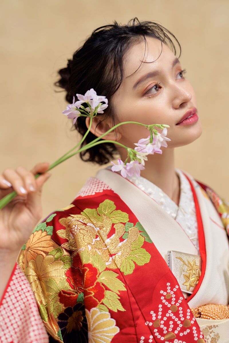 華やかなチェンジ！大振袖から色打掛へ