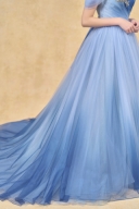 ロケーションに映える主役ドレス【 Bluebell】