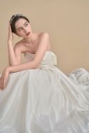 惹きつける艶のシルエットドレス【Chantilly-シャンテー-】