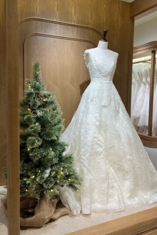 【ブライダリウムミュー横浜店】店内のディスプレイを変更しました