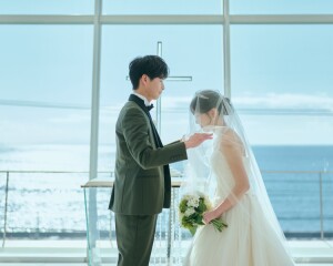 海を望むチャペルショット！