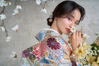 オリジナル和装　【裂取り四季花文】