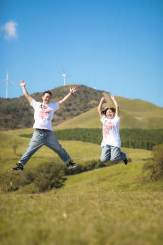 服で楽しむナチュラルフォトウェディング