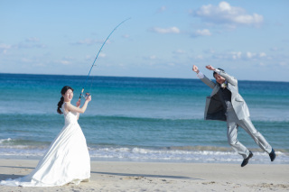 伊豆のきれいな海辺でウェディングフォト
