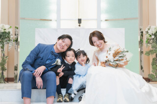 笑顔があふれる、幸せいっぱいのファミリーウェディング