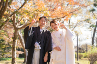 紅葉に包まれて ― 笑顔あふれる和装フォトストーリー
