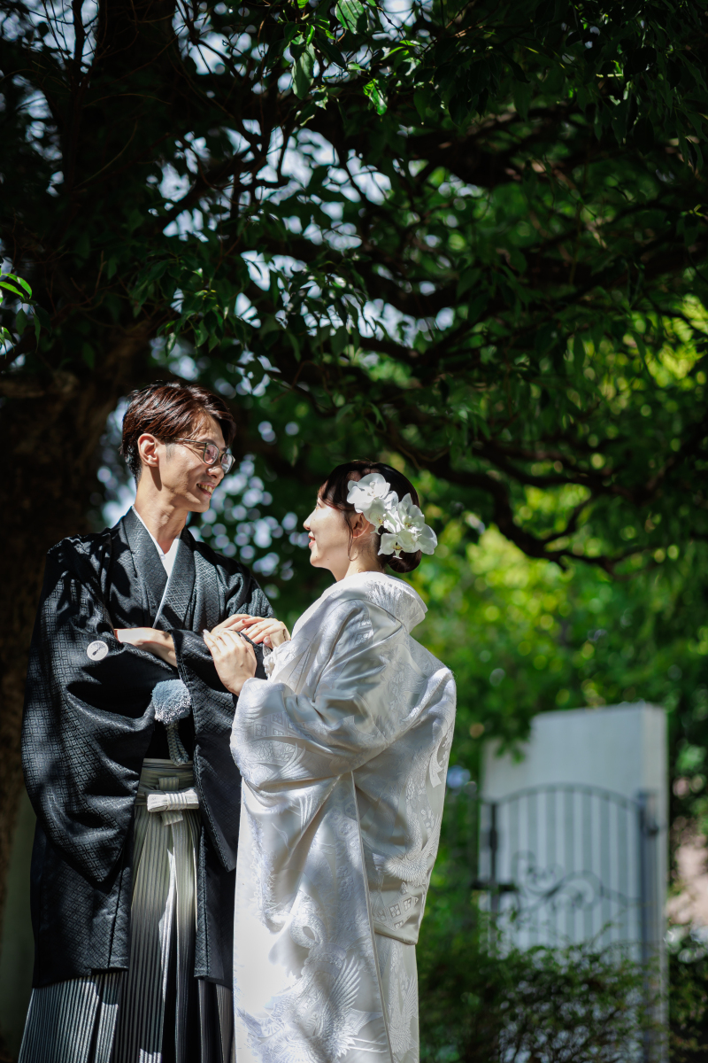 光と緑に包まれて ― 雅やかな和装フォトウェディング
