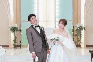 笑顔あふれる幸せチャペルフォト 〜アルシェで叶える、自然体のふたりらしさ〜