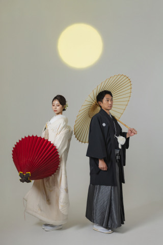 白無垢×サングラス！遊び心全開の和装フォト