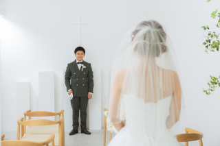 お子様と一緒にチャペルフォト♩