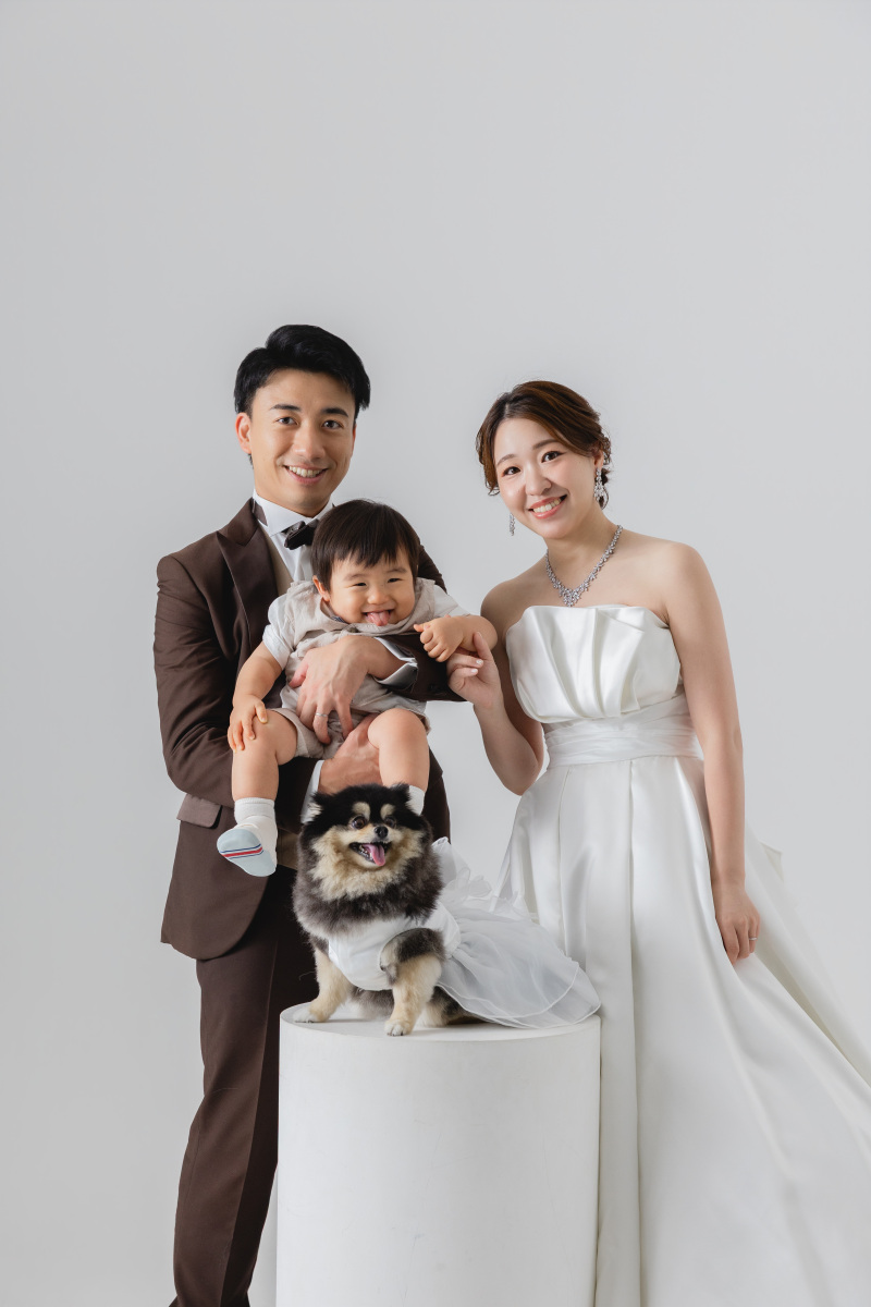 【スタジオAQUA】ペットとお子様とみんなで一緒のウェディング撮影
