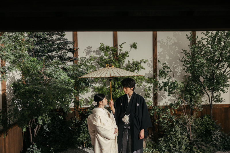 屋内庭園スタジオでカッコよく撮影！