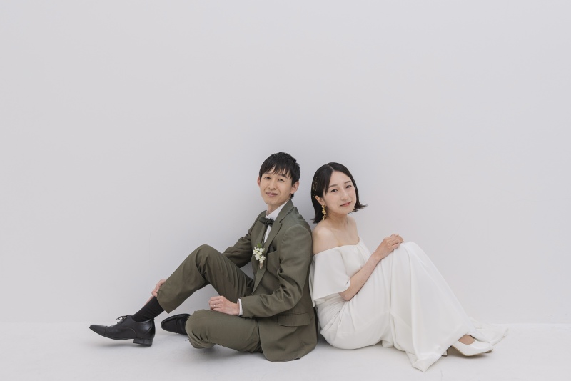 【スタジオAQUA】洋装ハウススタジオでお2人らしい一枚を！