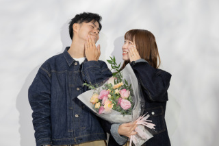 【スタジオAQUA】好きなアイテムと一緒に入籍フォト♩