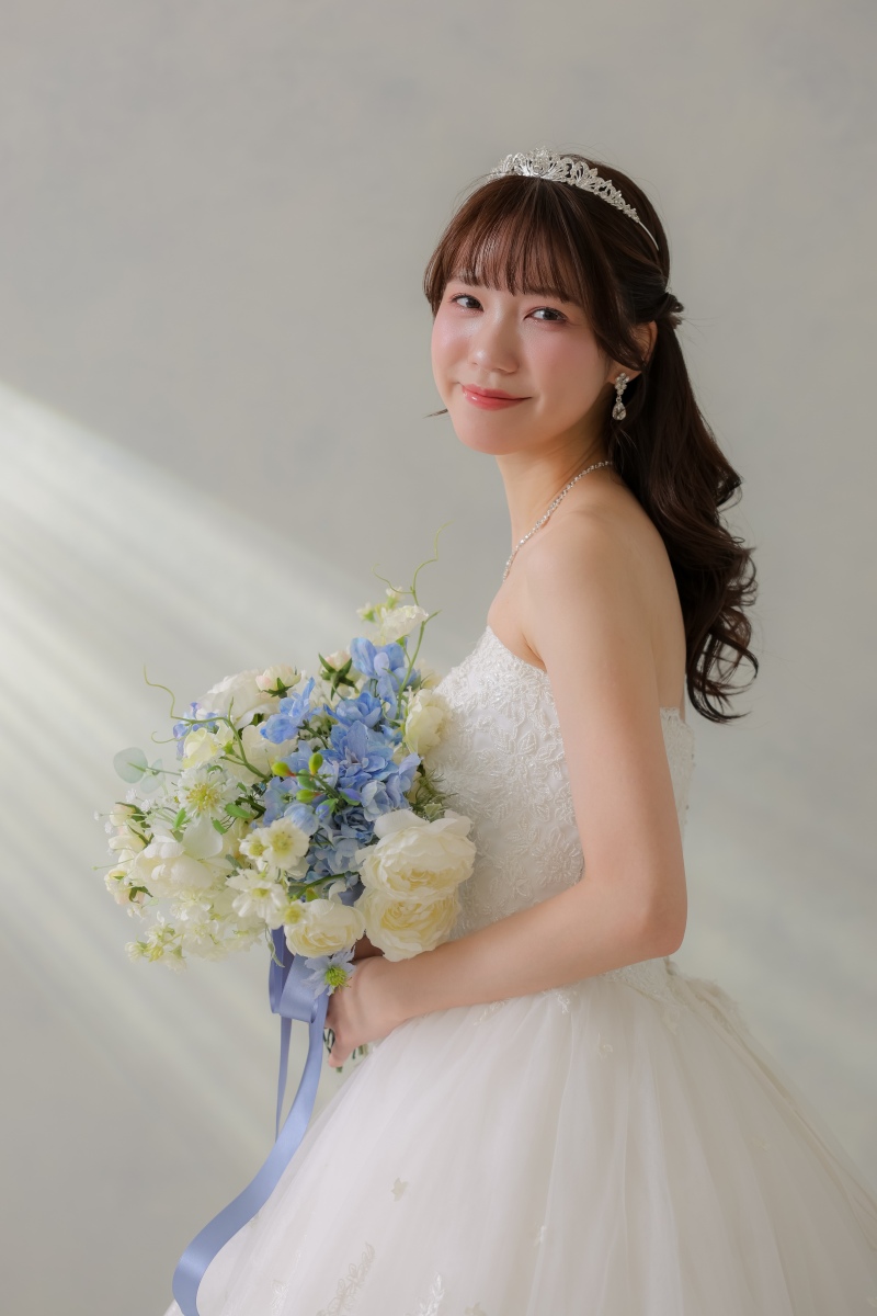 白ドレス&黒ドレスの2着を満喫!推し活やぬいぐるみと叶えるこだわりフォト