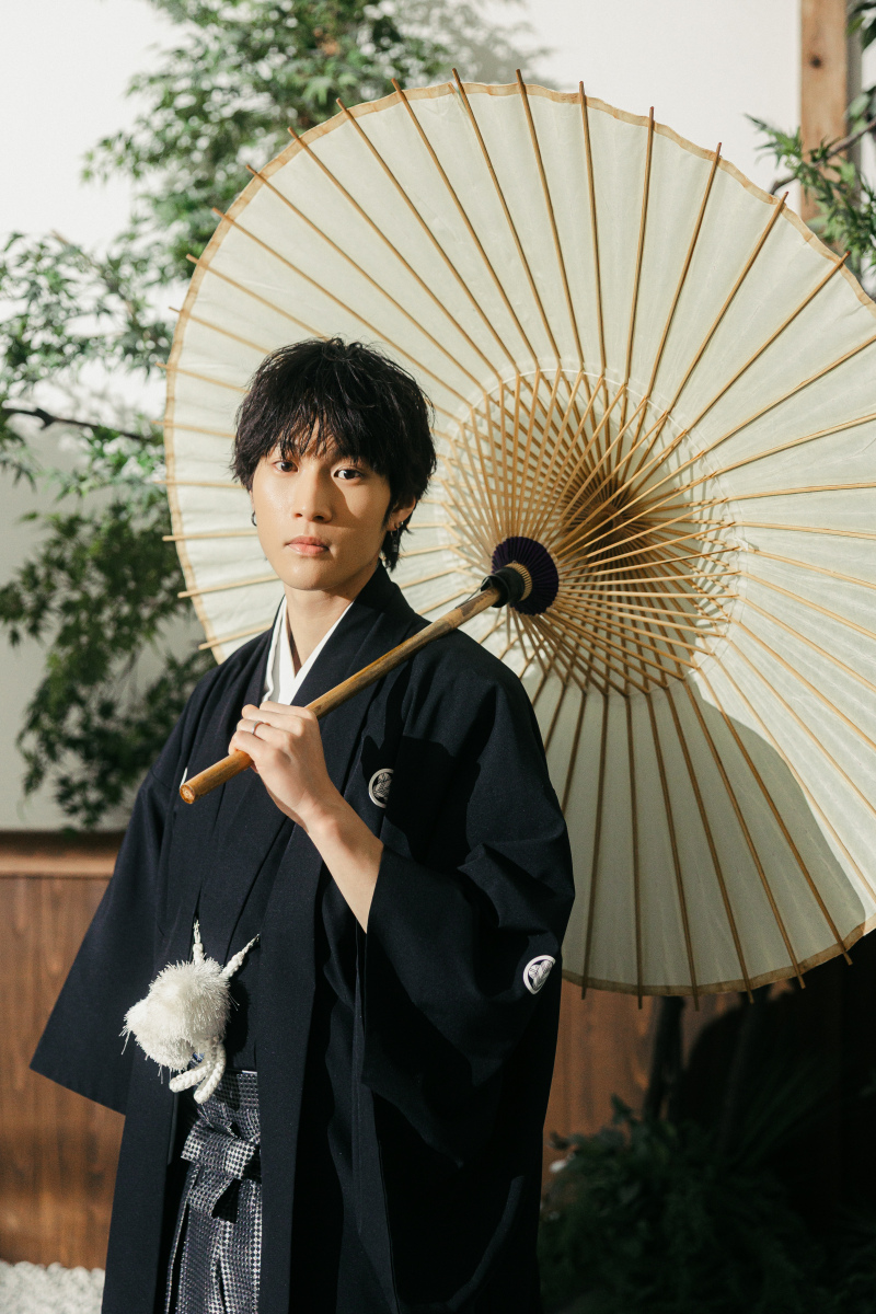 屋内庭園スタジオでカッコよく撮影！