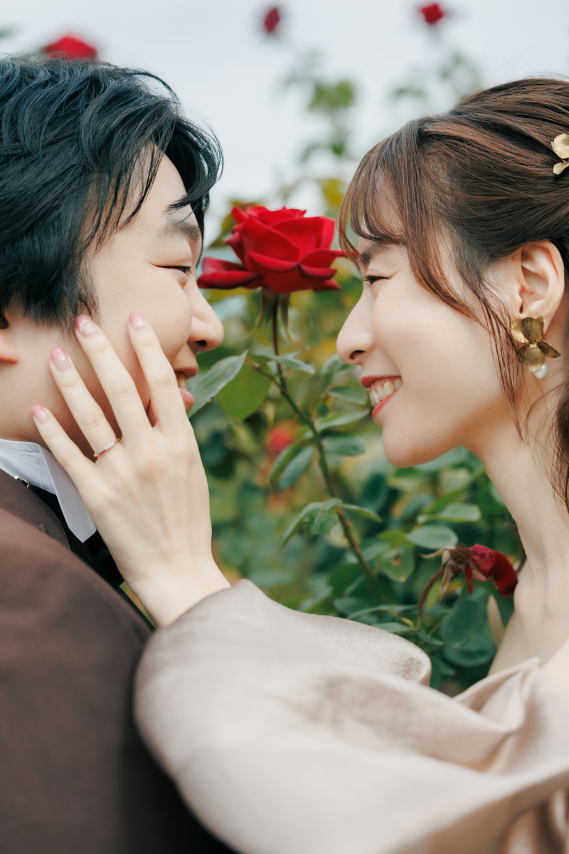 【スタジオAQUA】秋バラと一緒にフォトウェディング♪