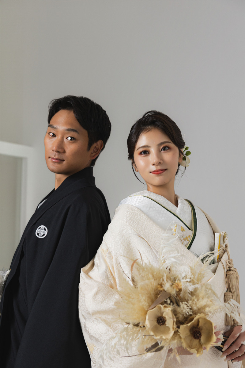 白無垢×サングラス！遊び心全開の和装フォト