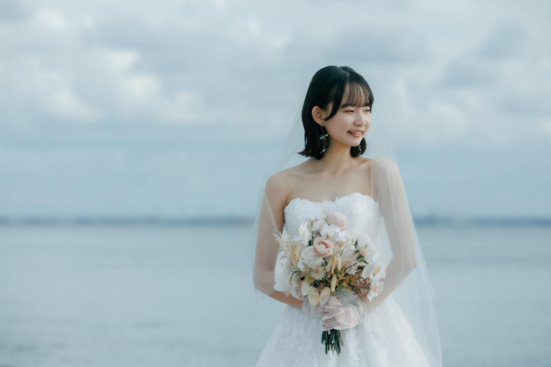 透明感のある洋装ロケーション