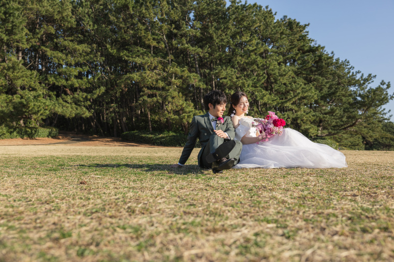 【スタジオAQUA】お二人らしく海と芝生ロケーション