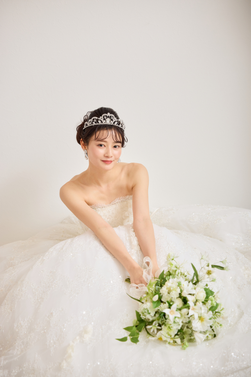 撮影カットのご紹介 ～ドレスでお座りショット～