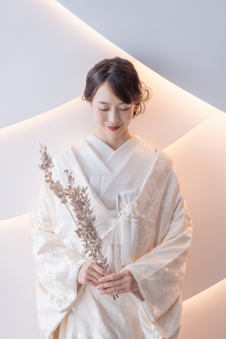 ウエディングに似合う前髪スタイル「斜めバング」