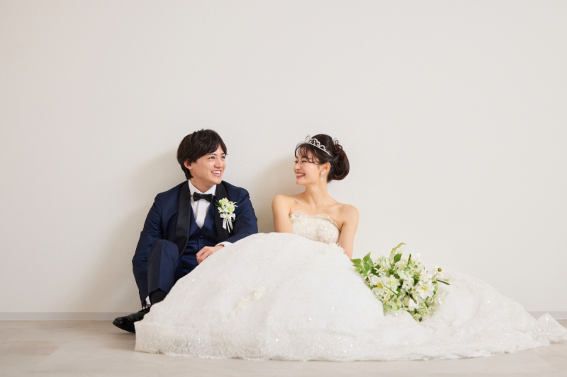 撮影カットのご紹介 ～ドレスでお座りショット～