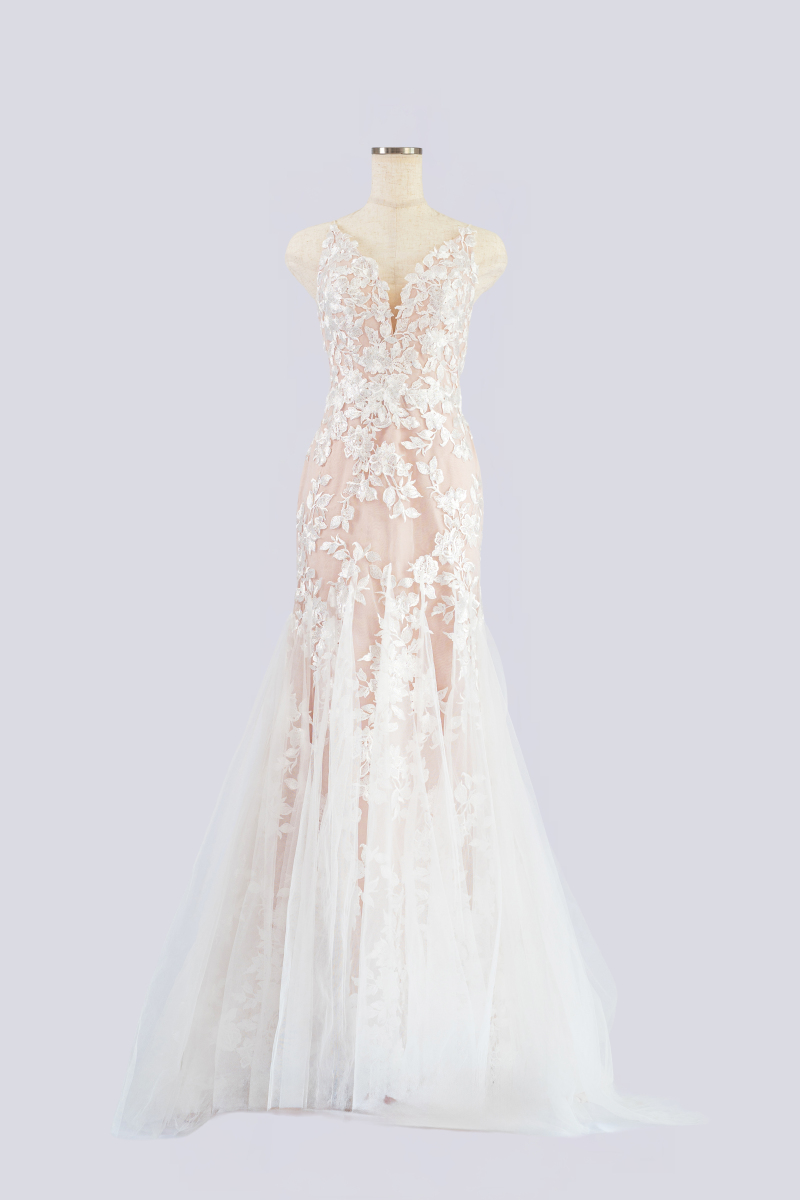 【ドレス情報】色や素材のバリエーションも豊富♪