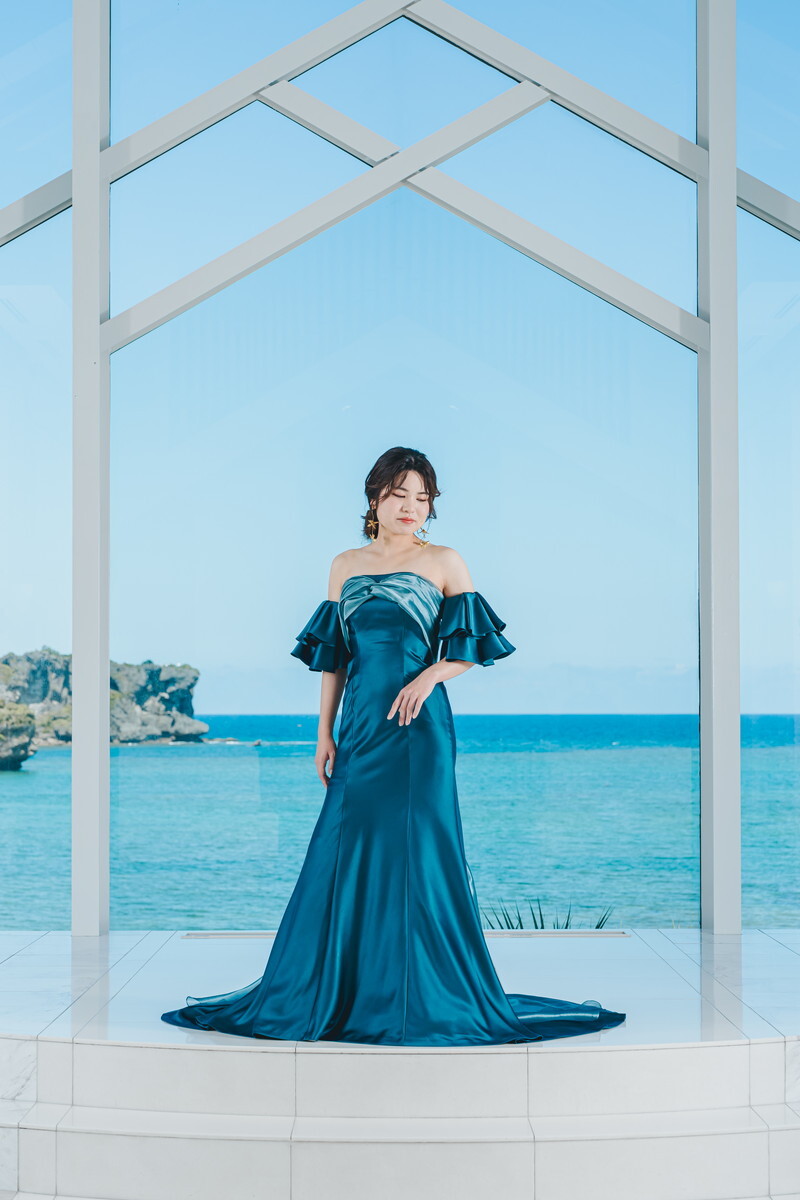 ターコイズカラーのドレスのご紹介♡