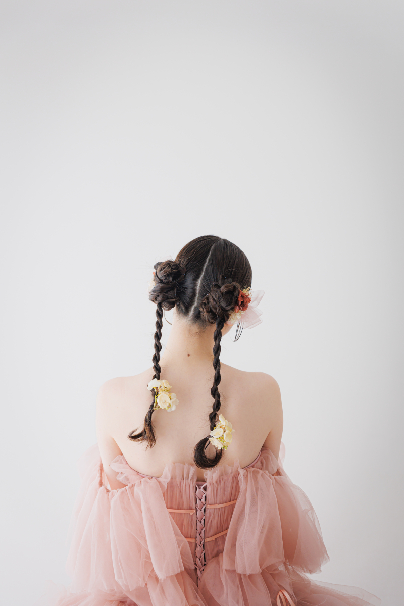 可愛いドレスを主役に♡スタジオで叶える特別なフォトウェディング