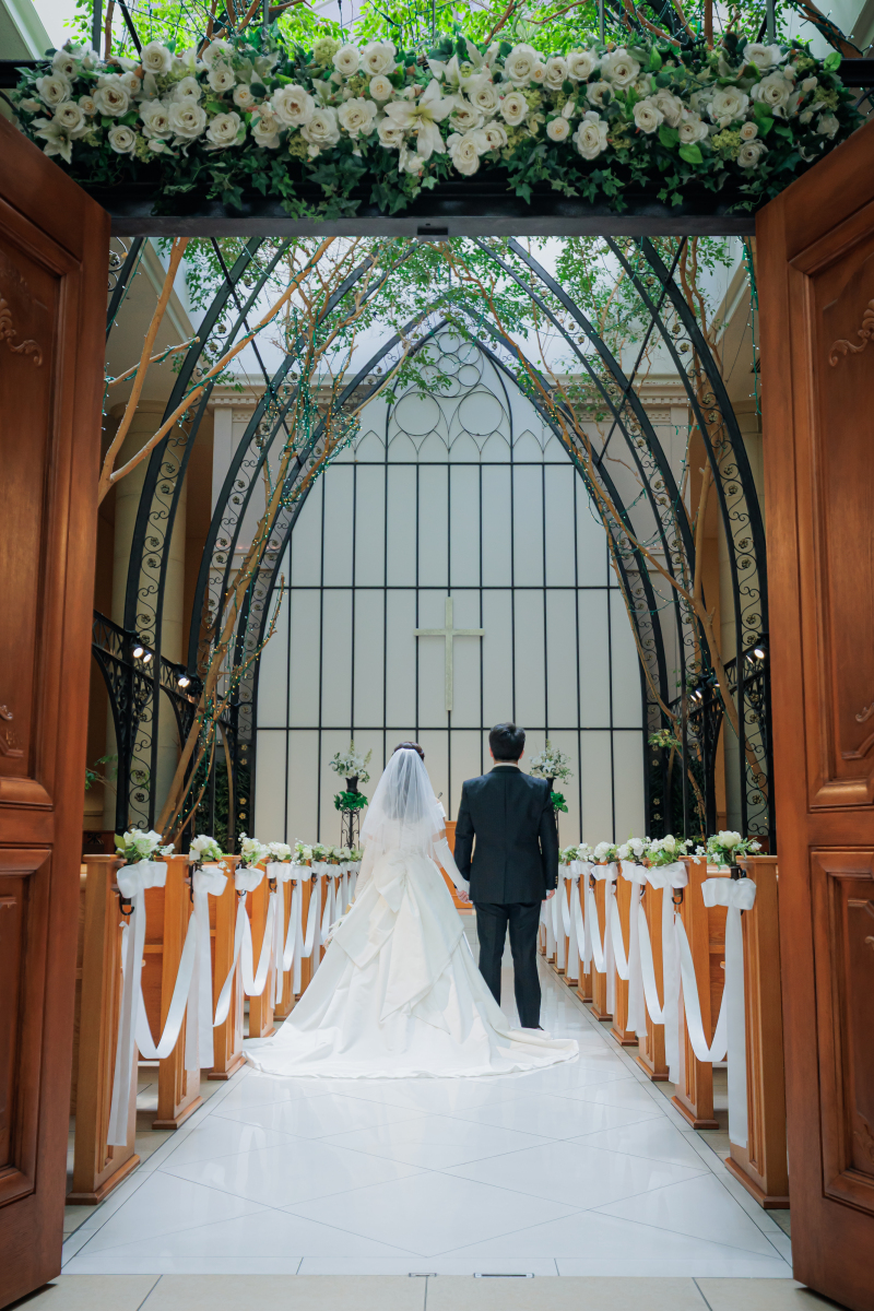 結婚式のような特別感を残せる♡チャペルフォト