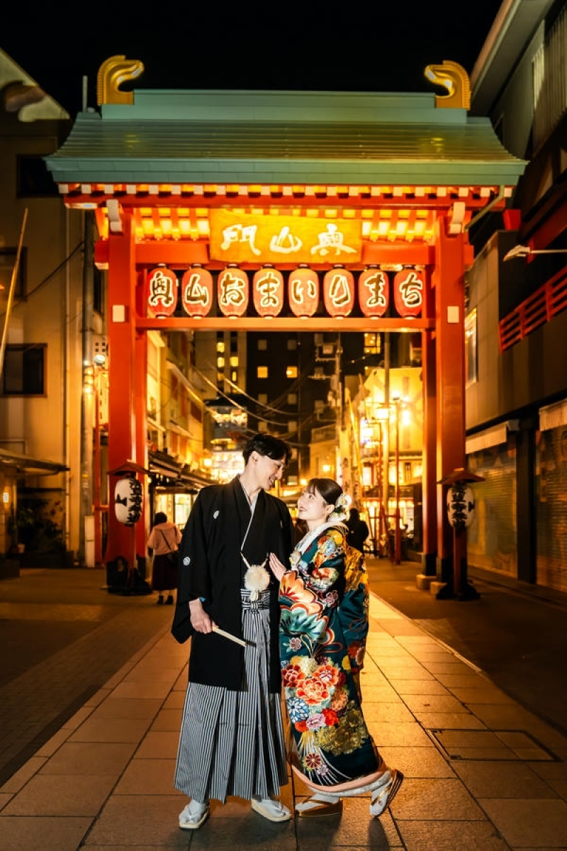 浅草の夜を和装で歩く★燈籠の光に包まれたロケーションフォトウェディング
