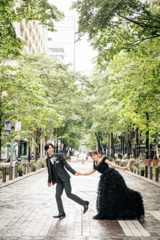 可愛いもモードも楽しめる♡黒ドレスの魅力と丸の内フォト