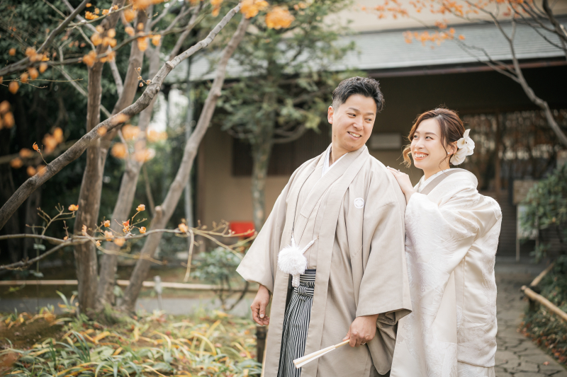 目白庭園で過ごす、紅葉と番傘が彩る和装の一日